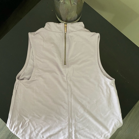 Dynamite top. ✨ - Picture 3 of 4